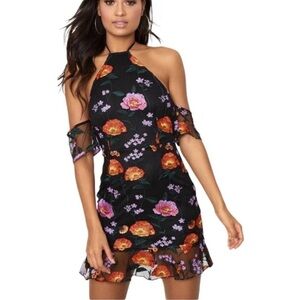 NWT - PRETTYLITTLETHING - Edith Floral Cold Shoulder - 6